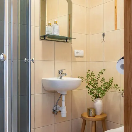 アパート Wynajem Pokoi Maria Kalamacka ザコパネ