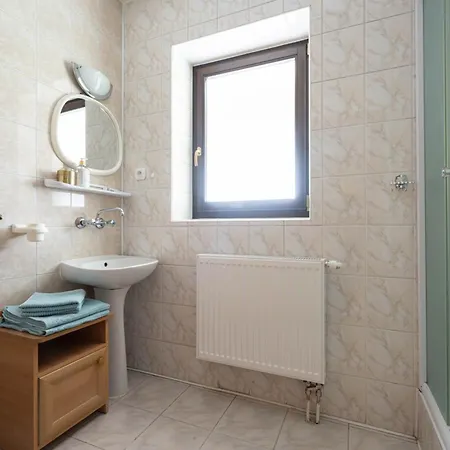 アパート Wynajem Pokoi Maria Kalamacka ザコパネ